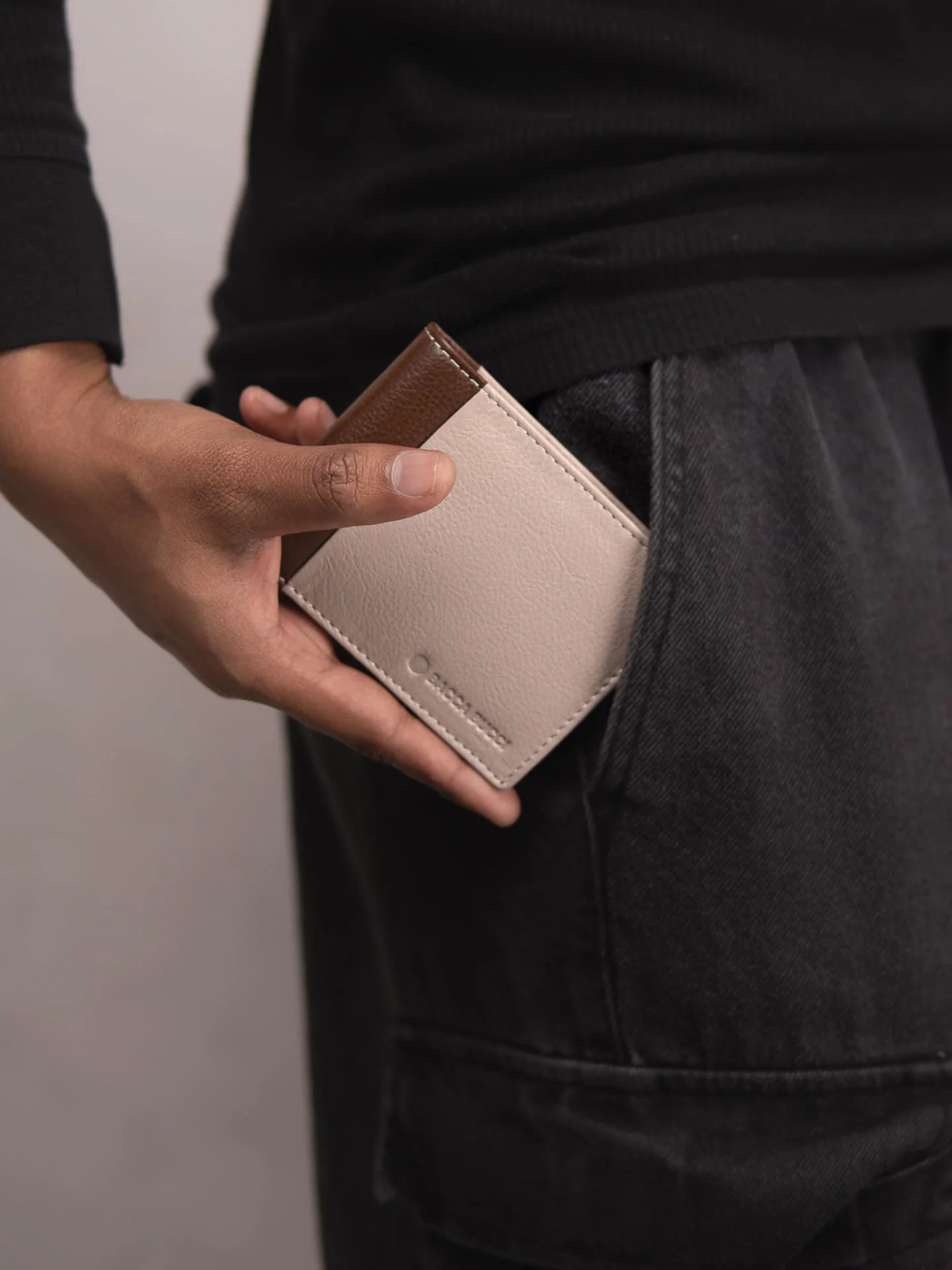 Bacca Bucci Premium Gift Combo: Classic Wallet & Stylish Belt in Elegant Wooden Box - Image 5
