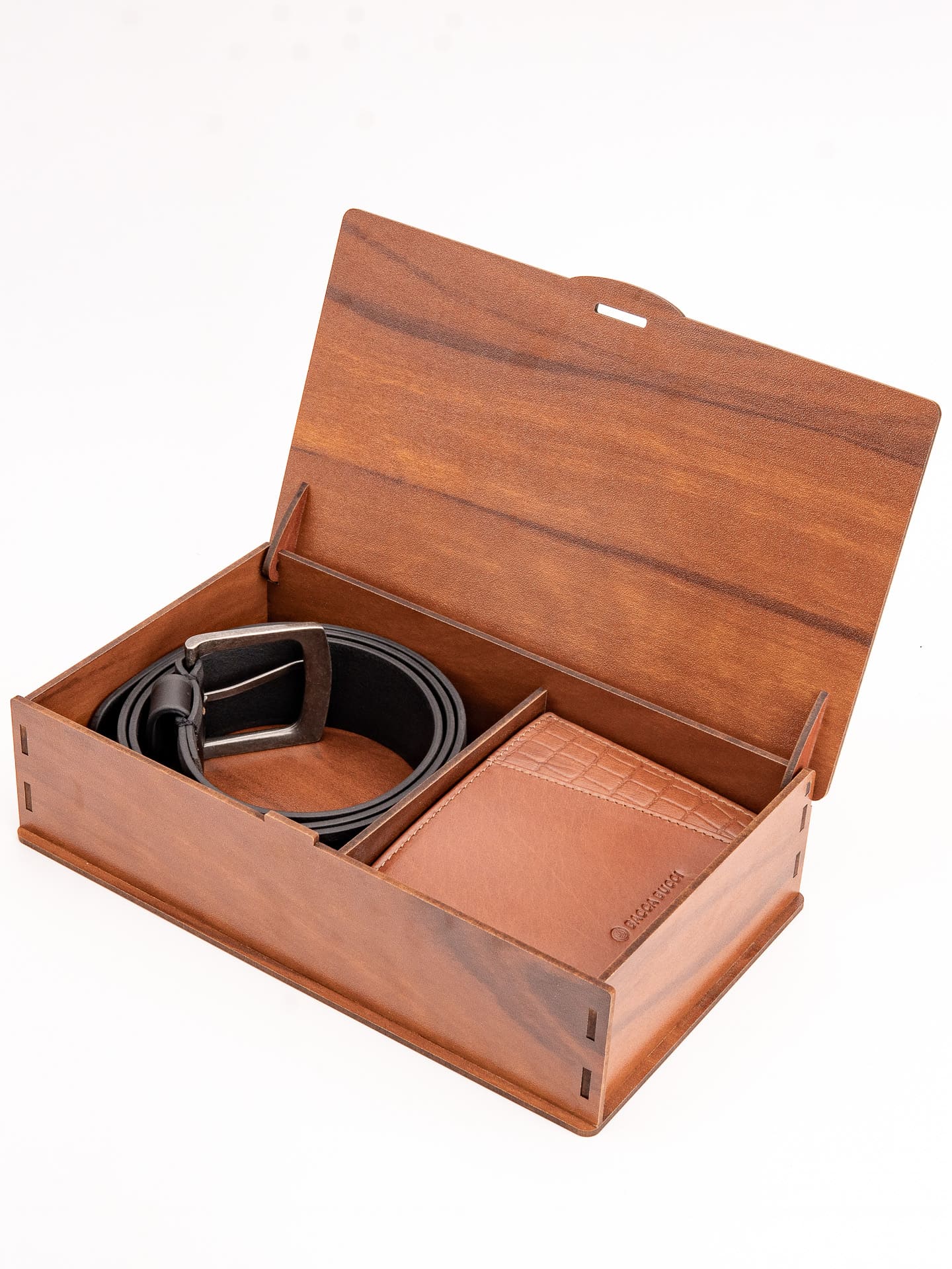 Bacca Bucci Premium Gift Combo: Classic Wallet & Stylish Belt in Elegant Wooden Box - Image 4