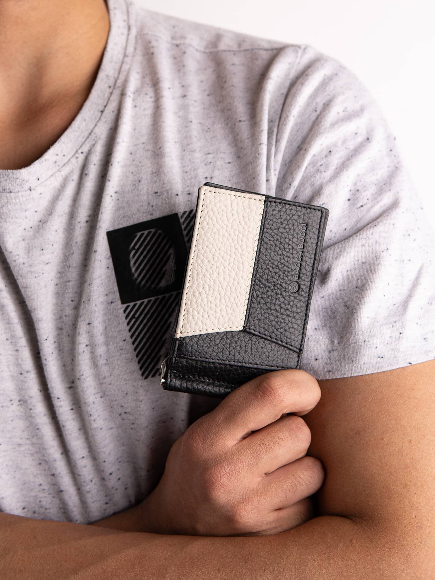 Bacca Bucci Slim Genuine Leather Wallet with Money Clipper - Image 4